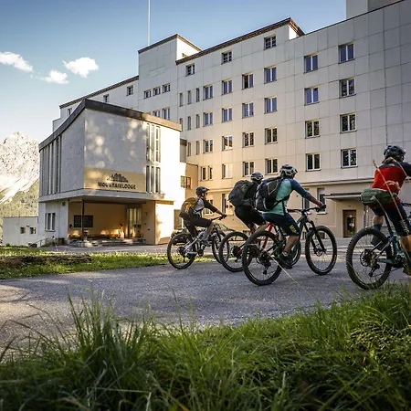 Mountain מלון 2*